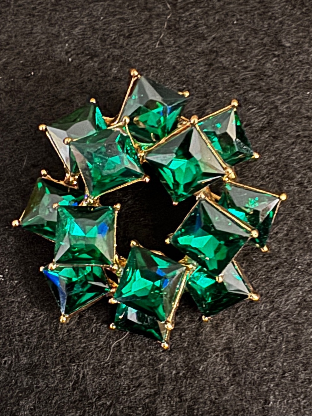 Emerald Green Crystal Cluster Brooch - Gold Tone
